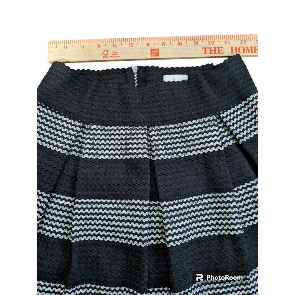 Petit Gateau Size Lg Black And White Striped A Line Skirt